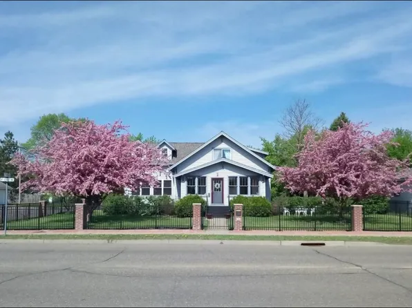 681 4th St NE, Little Falls, MN 56345