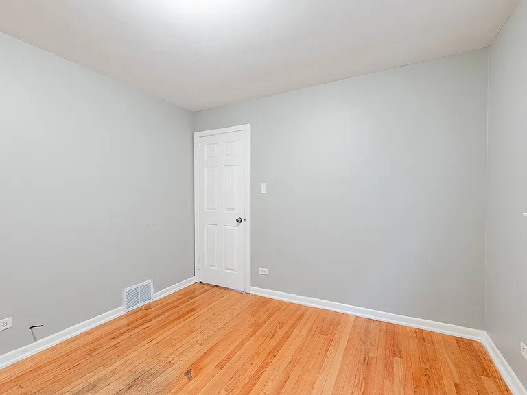 7637 S Essex Ave #2 — Photo 15