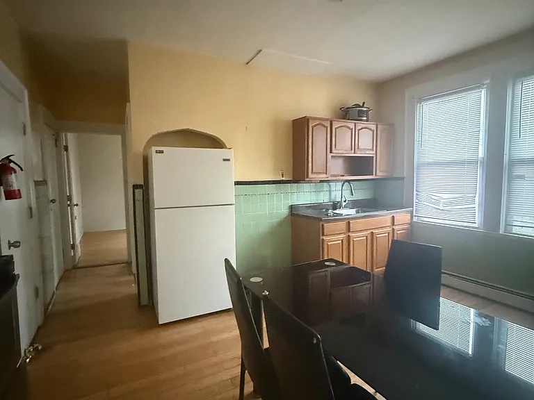 67 Fabyan Pl #1R — Photo 4