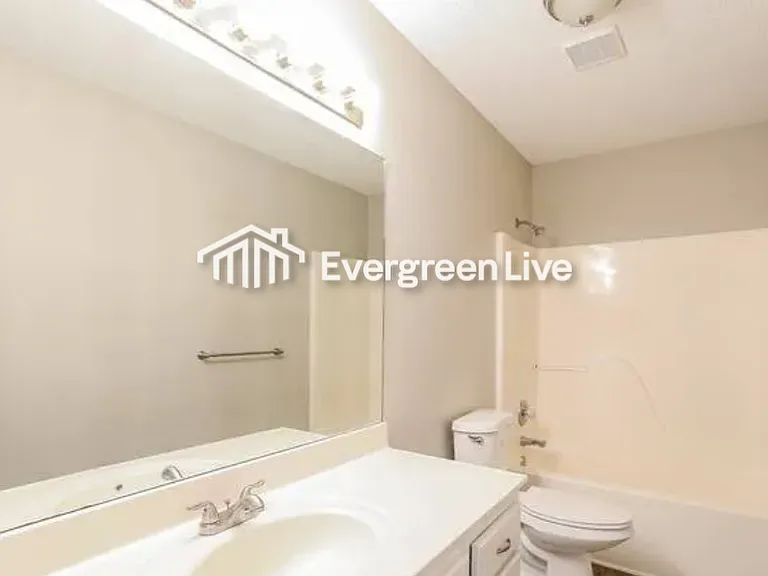902 Johnson Cir — Photo 8
