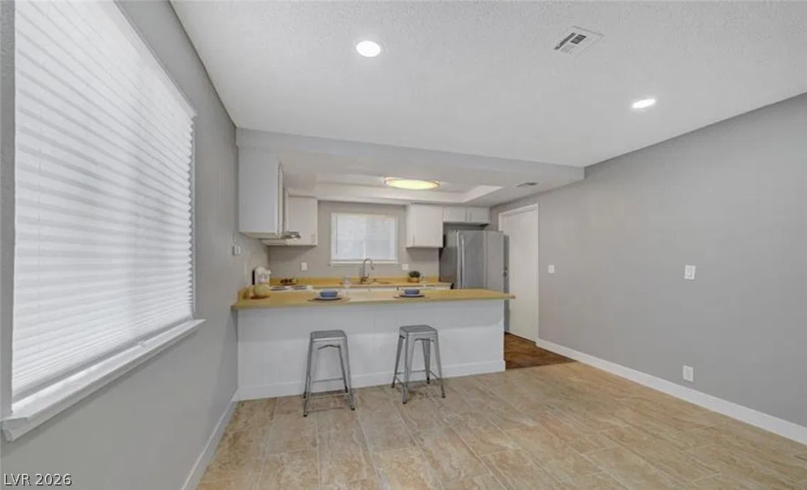 2 bed, 2.0 bath, 922 sqft, $1,400 — Photo 4