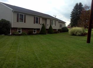 1115 Canter Ln, Vandergrift, PA 15690