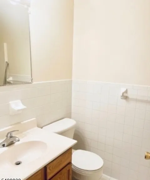 64 Isabella Ave — Photo 5