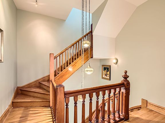 2nd image of 532 W Wrightwood Ave #3E