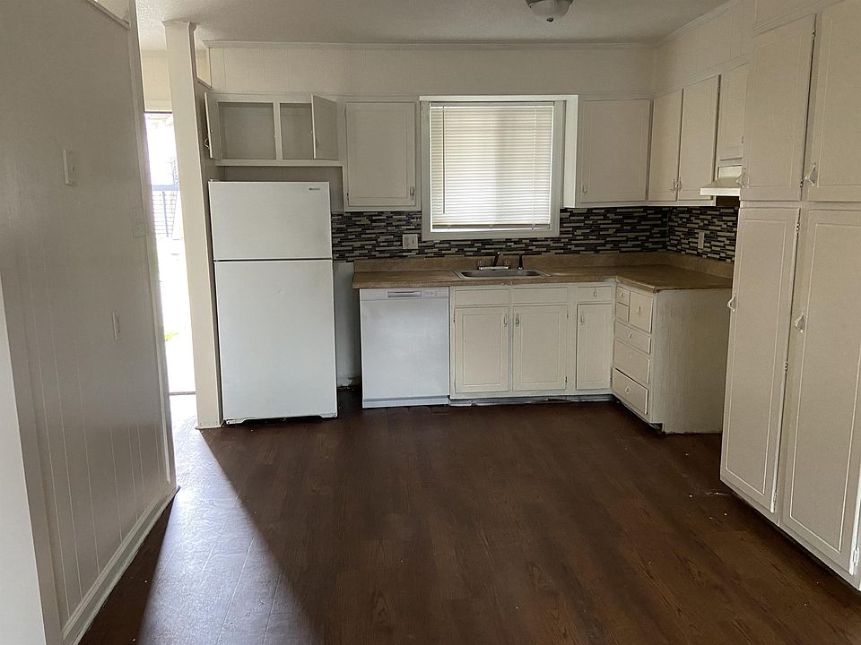 2nd image of 411 Northside Dr APT B5