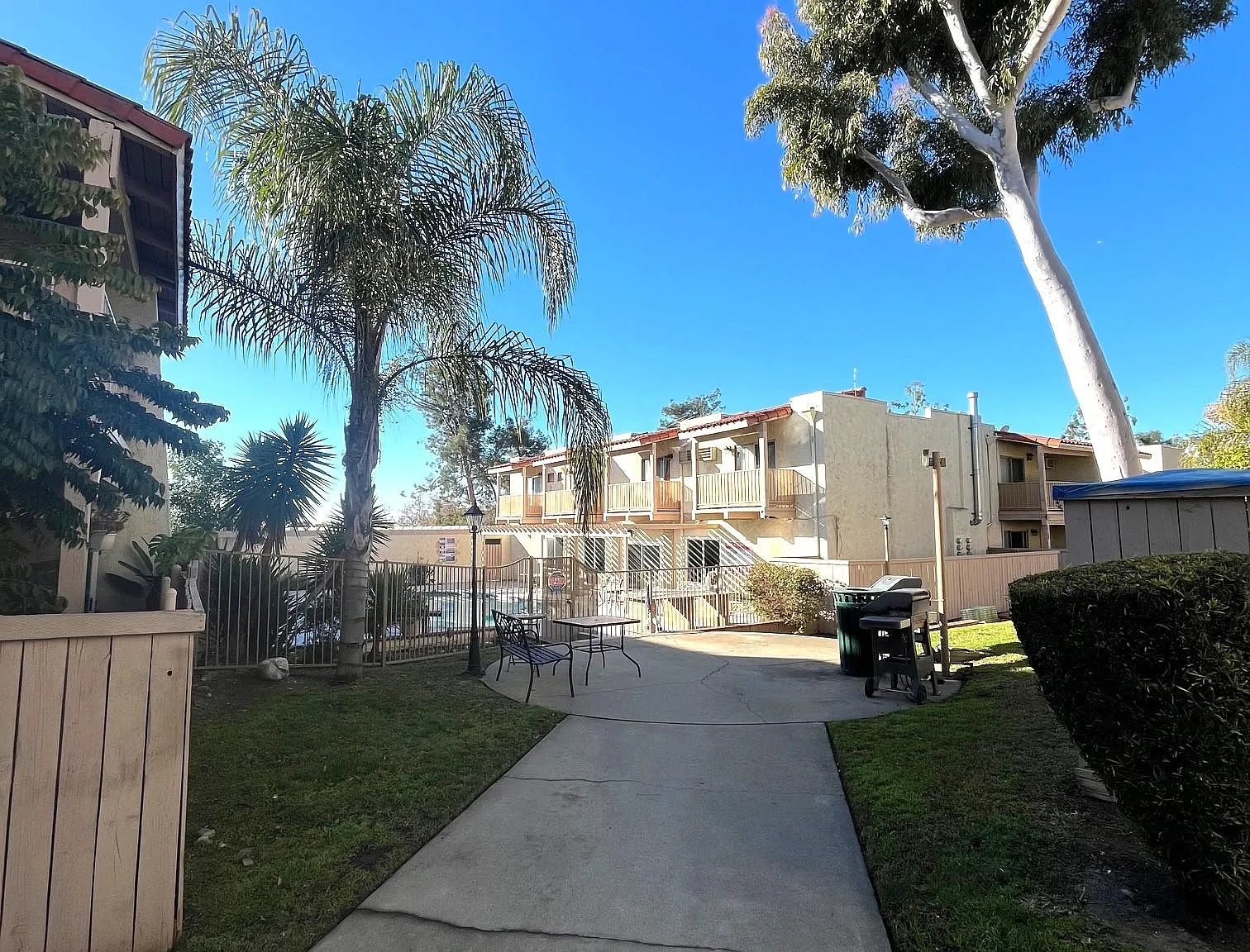 Vista Via Apartment — Photo 1