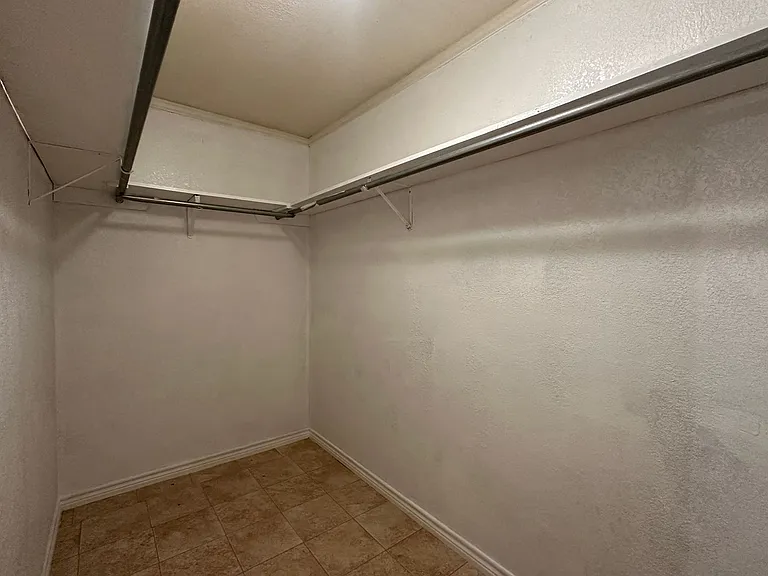 2609 Belmeade St — Photo 9