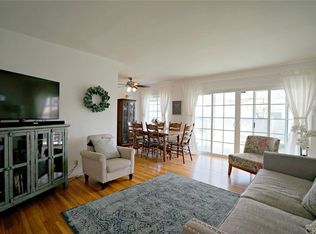 300 N Dexford Dr, La Habra, CA 90631