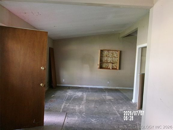 2nd image of 421 Sooner Rd