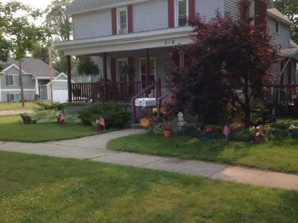 210 Grove St NW, Sparta, MI 49345