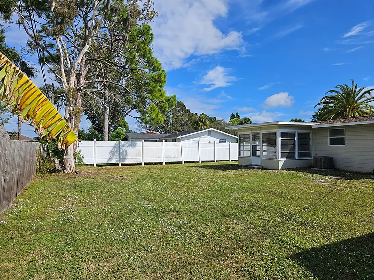 900 Nantucket Rd — Photo 21