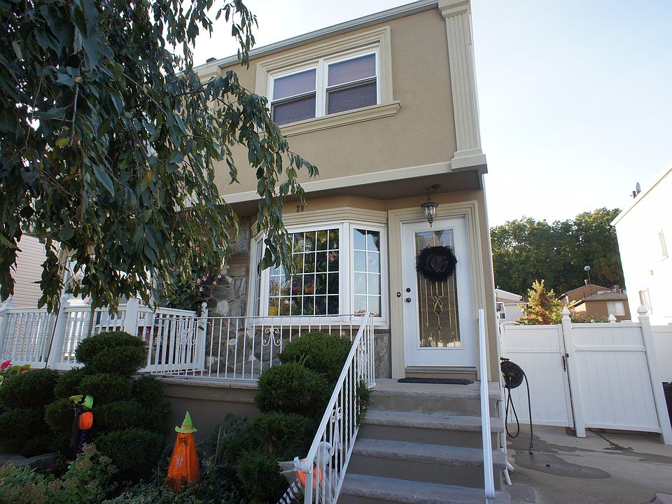 1st image of 20 Mulberry Ave
