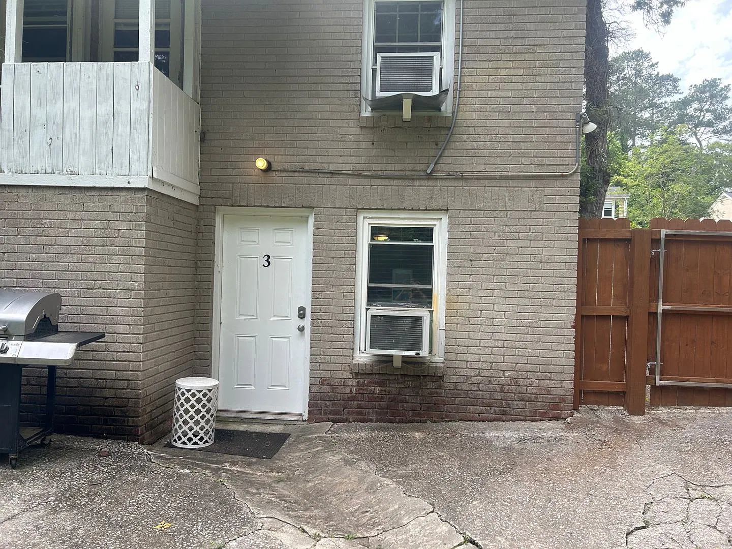 Move-In Ready Studio Apartment in Forest Acres! — Photo 3