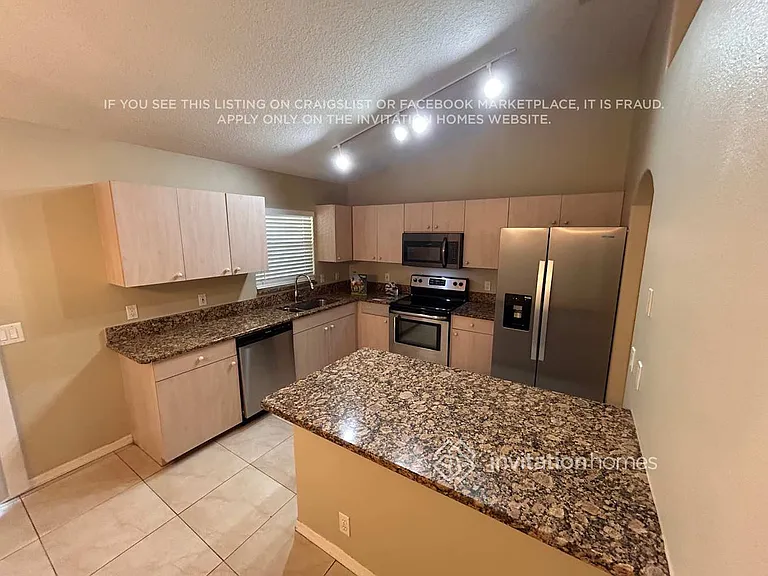 7348 Linden Ln — Photo 4