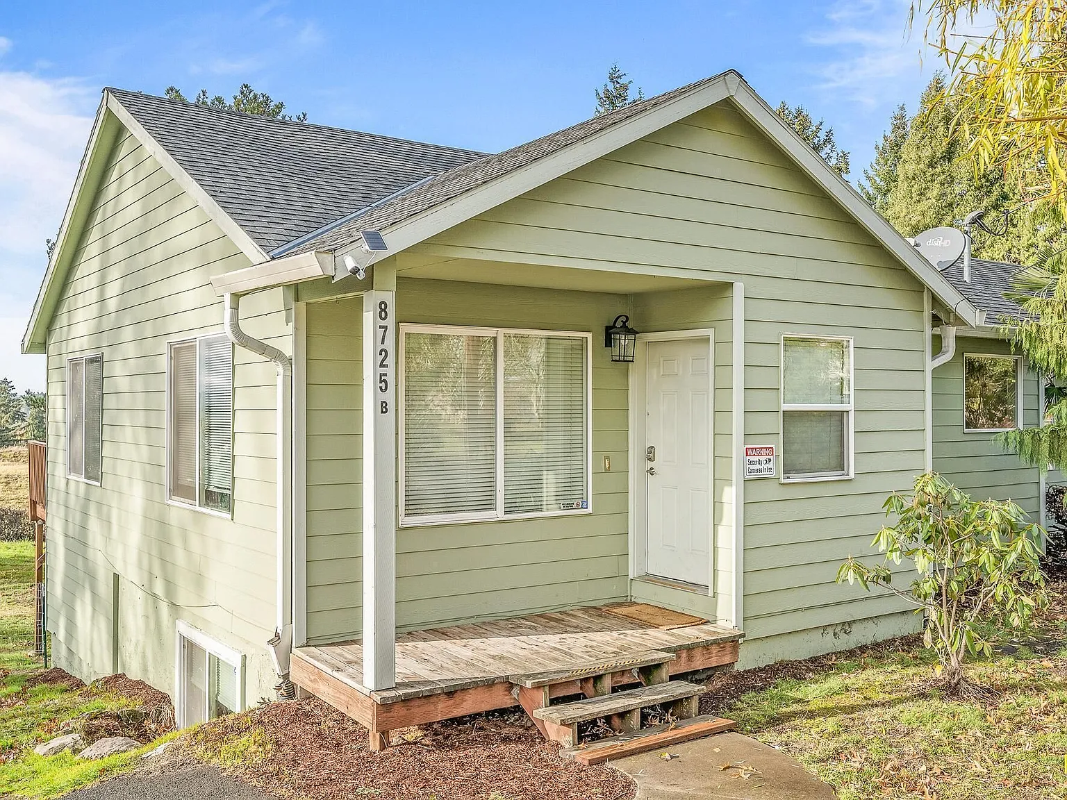 3 bed, 2.5 bath, 1900 sqft, $5,950 — Photo 1