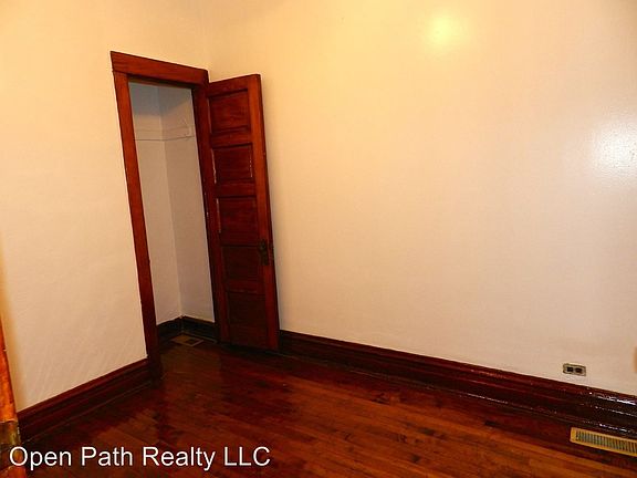 3rd image of 719 S Western Ave APT 1R