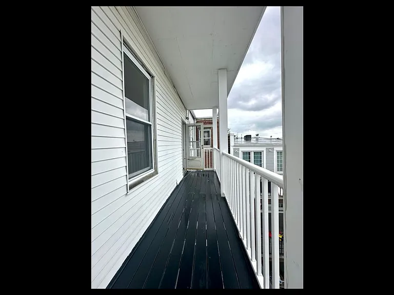 276 Bunker Hill St #3 — Photo 12