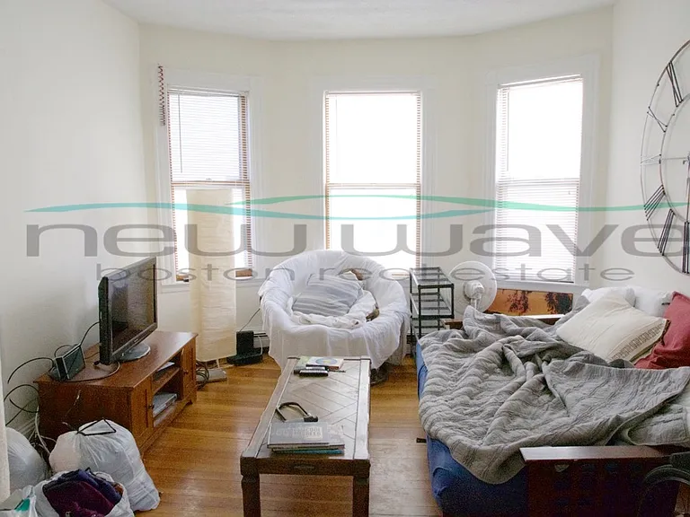 64 Fisher Ave #2 — Photo 2