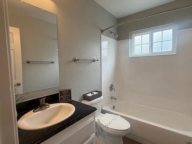 Cantabria Apartment Homes — Photo 41