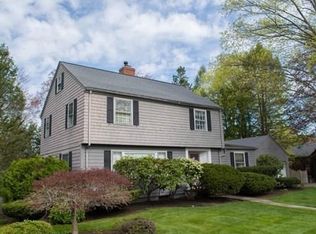 89 Locksley Rd, Lynnfield, MA 01940
