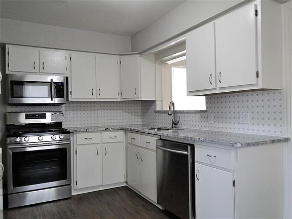 2nd image of 1409 Marion Dr