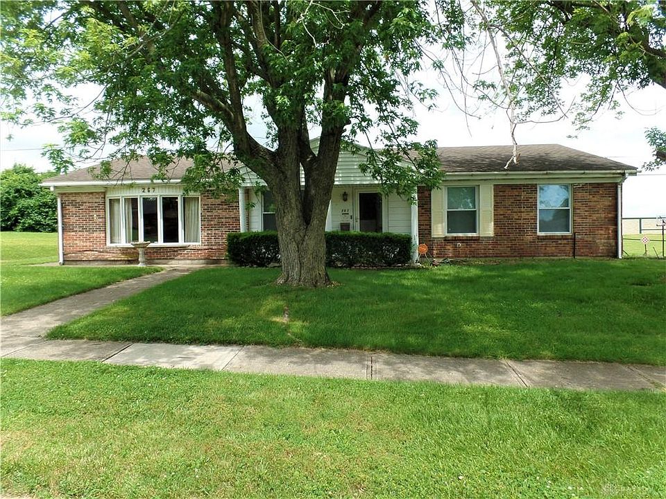 1st image of 267 Oxford Dr