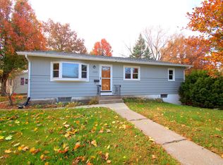 1225 E 35th St, Davenport, IA 52807