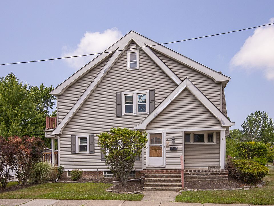 1st image of 912 Cambridge Rd #B