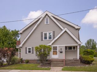 912 Cambridge Rd #B, Cleveland, OH 44121