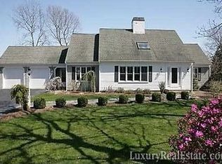 203 Bridge St, Osterville, MA 02655