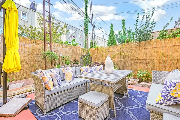 Sold by Halvatzis Realty | media 11