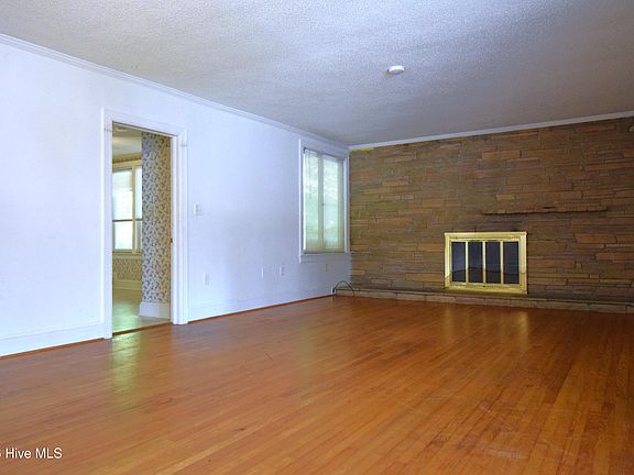 2nd image of 1509 E 4th St