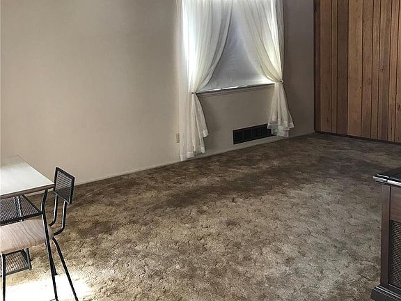 3rd image of 3233 Bridgeridge Dr