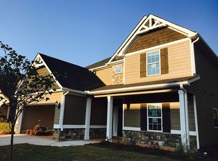 197 Cliffhaven Cir, Newnan, GA 30263