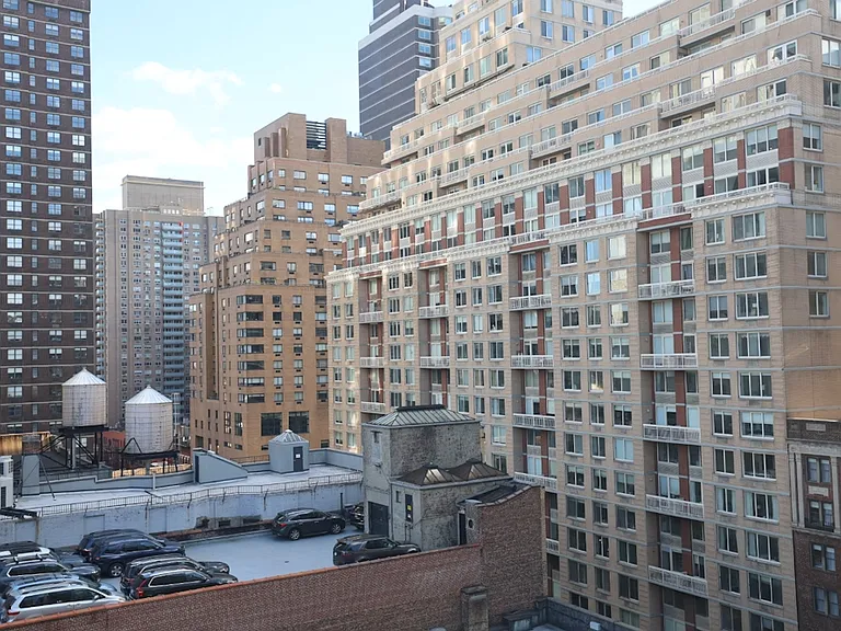 160 E 88th St #5L — Photo 7