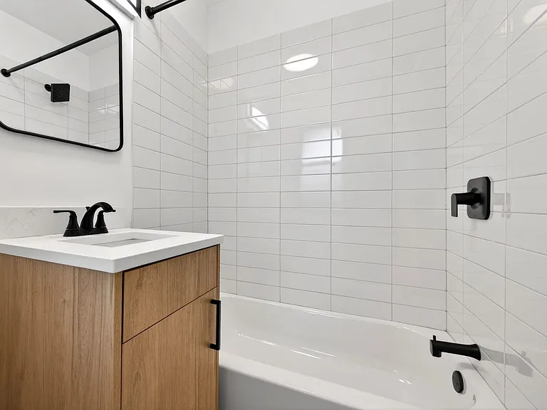 6308 N Artesian Ave #2 — Photo 7