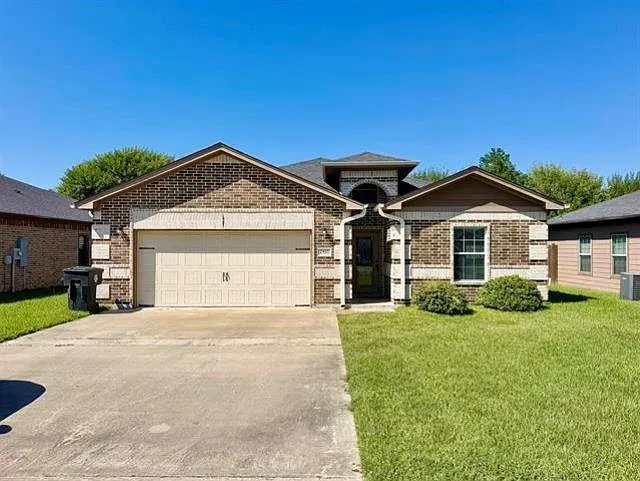 2855 Amber Ave