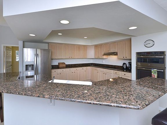 3rd image of 180 Snowberry Ct