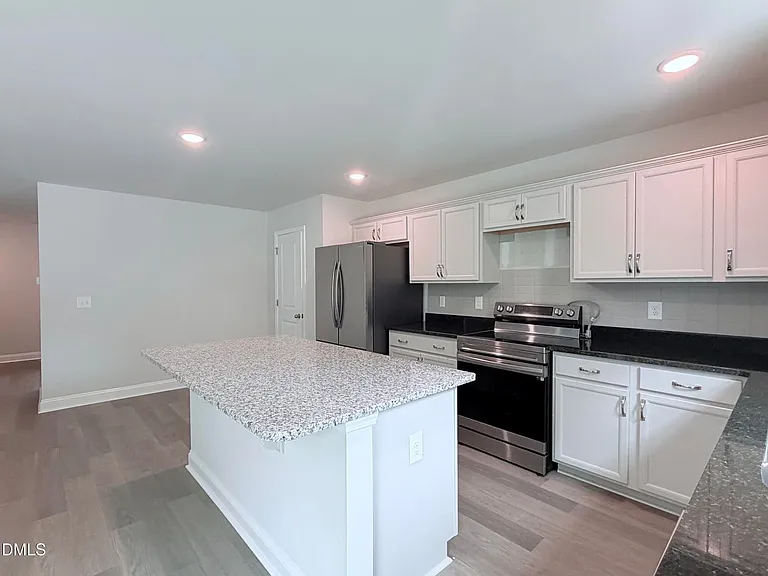824 Roane St — Photo 4