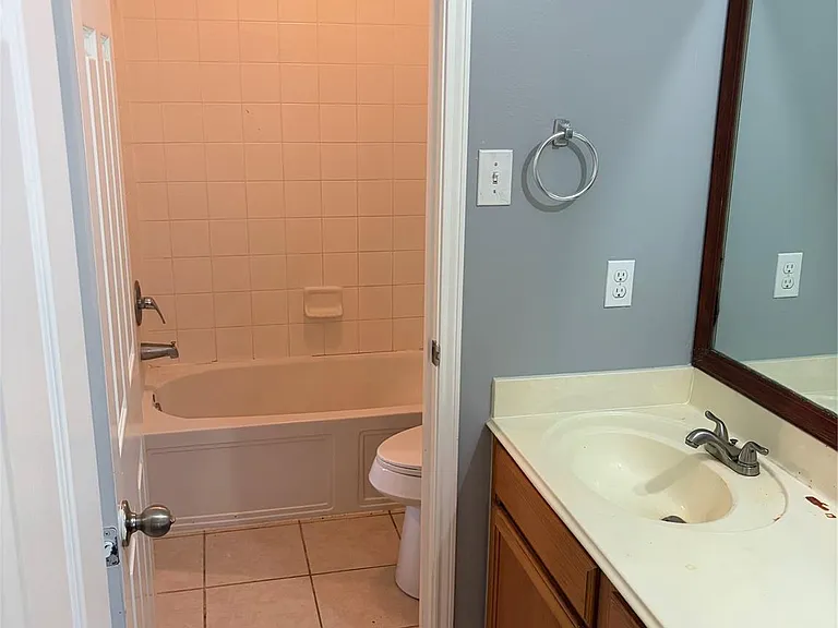 7214 Crescent Mills Dr — Photo 5