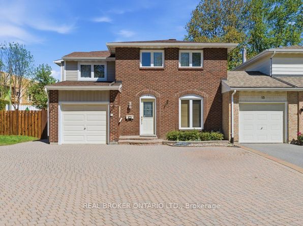 13 Beddoe Ln, Ottawa, ON K1B 3X9
