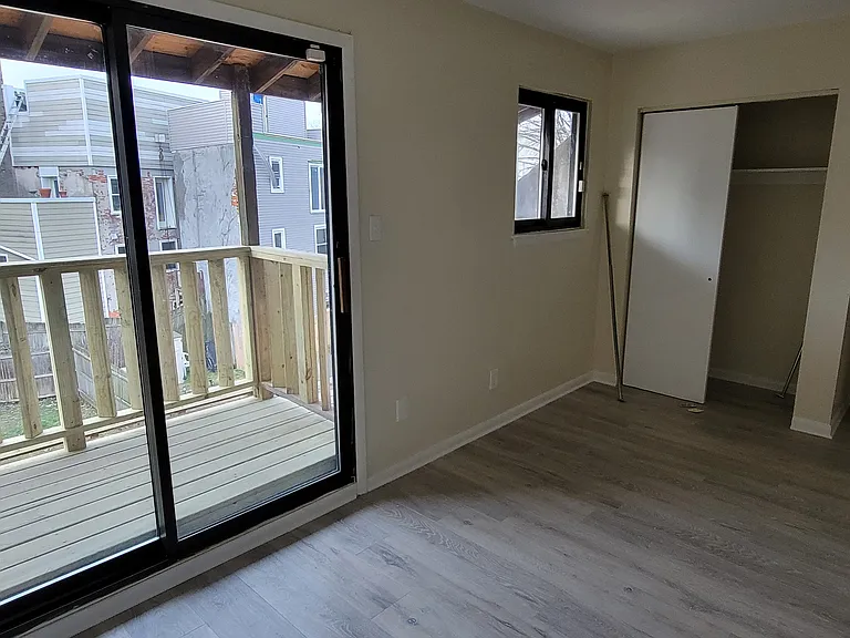 406 Poplar St — Photo 14