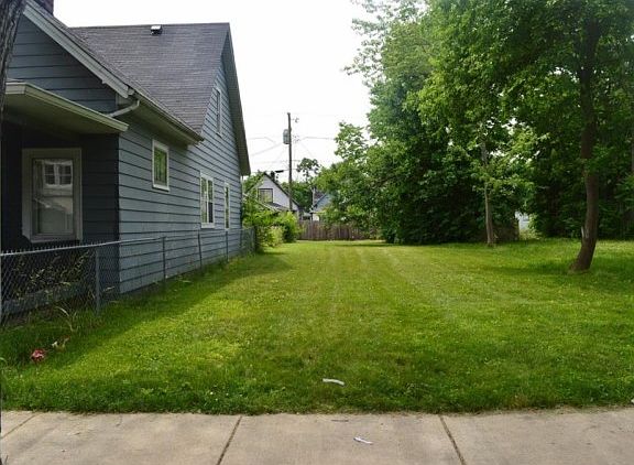 3rd image of 760 N Warman Ave