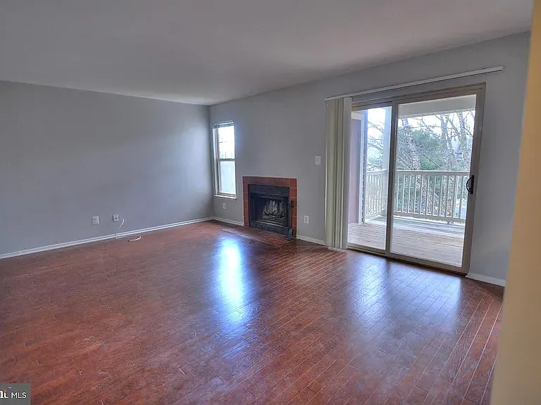 1707 Ascot Way #E — Photo 6