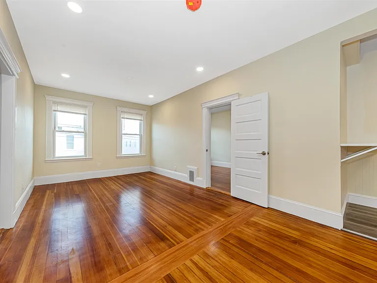 46 Brackett St — Photo 12
