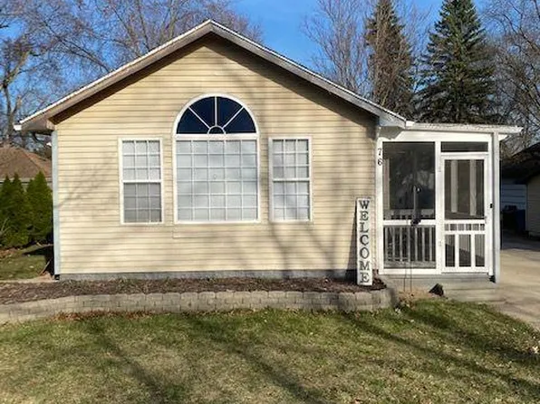 76 Danforth St, White Lake, MI 48386
