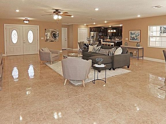 3rd image of 2009 Lake Dr
