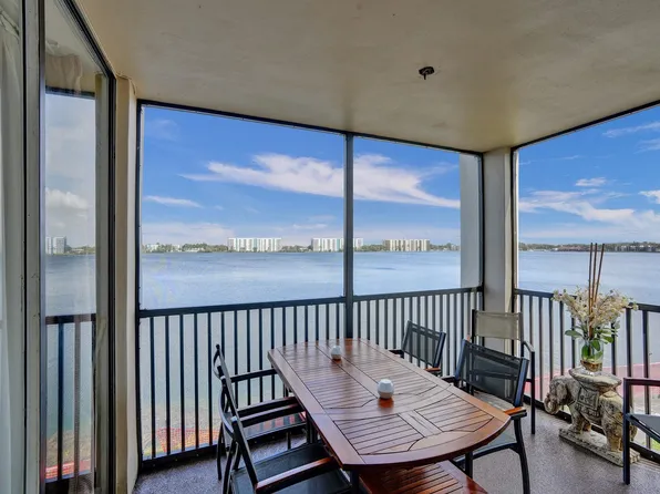 117 Lake Emerald Drive #210, Oakland Park, FL 33309