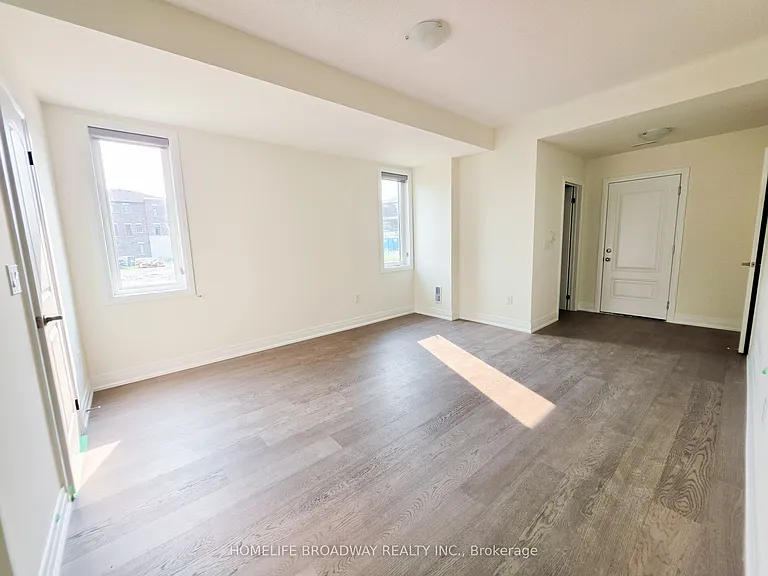 51 Mumbai Dr — Photo 6