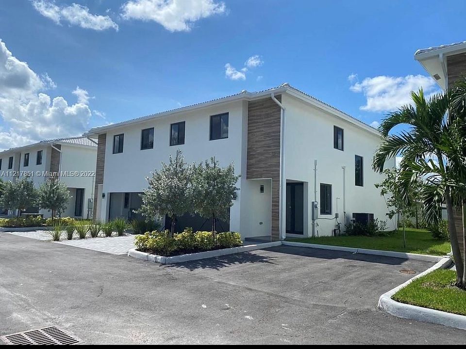 1st image of 3282 SW 44th St #0